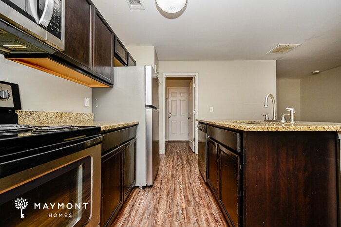 Building Photo - 2205 Marlin Dr