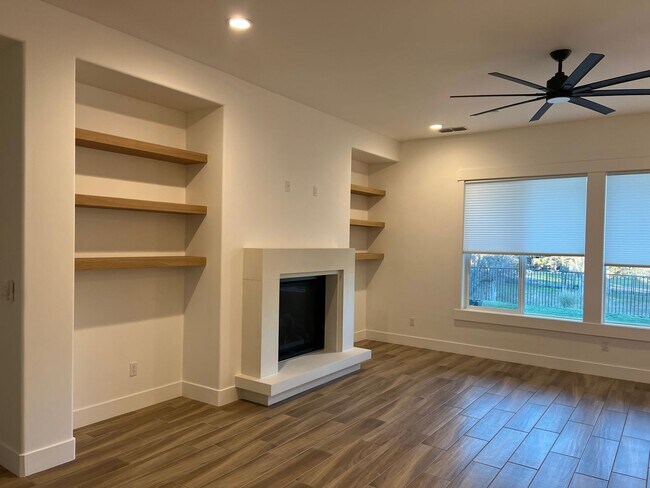 Building Photo - Custom 4 Bedroom + Office - Clover Creek Preserve