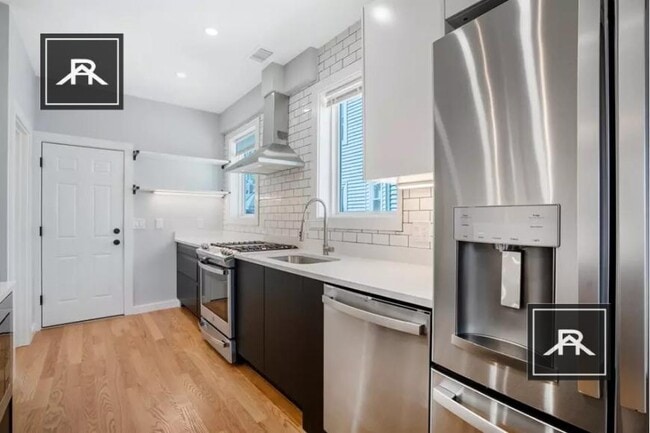 Building Photo - 3 bedroom in Allston MA 02134