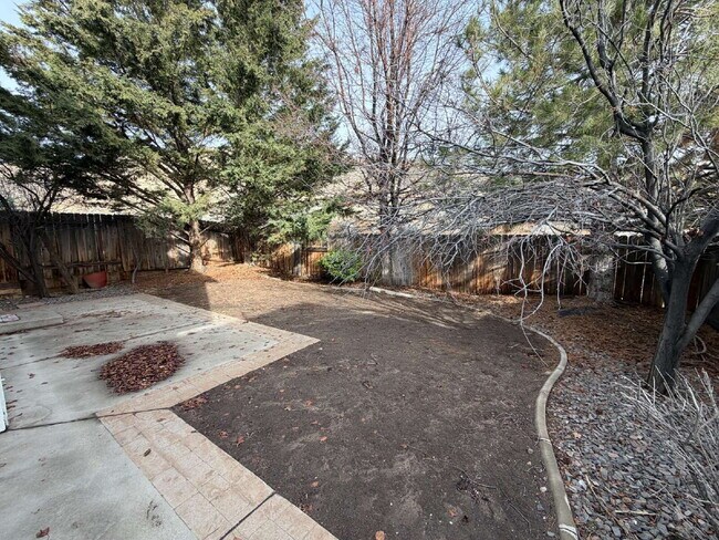 Building Photo - 3 Bedroom 2.5 Bathroom Home in Northwest Reno!