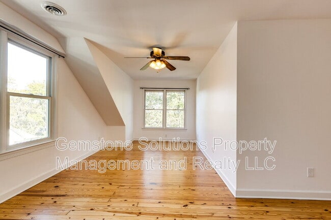 Building Photo - 502 32nd Ave S