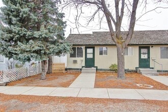 Building Photo - 419 NE 3rd St