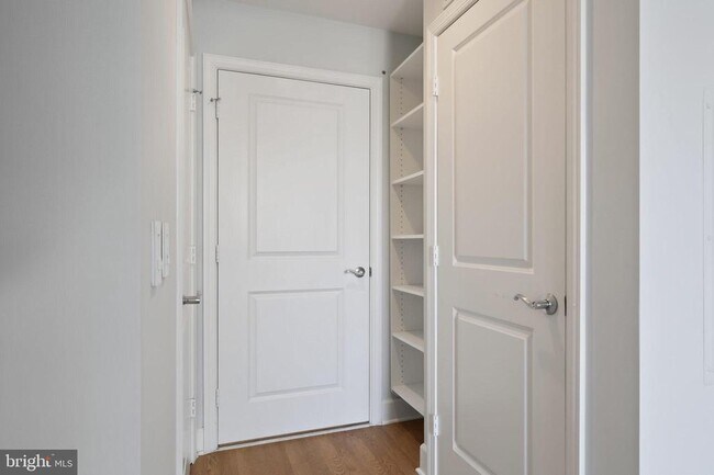 Building Photo - 3600 S Glebe Rd