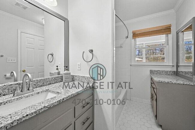Building Photo - Beautifully renovated 3 bedroom house in Tucker, GA!