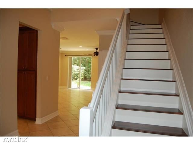 Building Photo - 16081 Poppyseed Cir