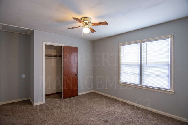 Building Photo - 2 Bedroom 1 Bath