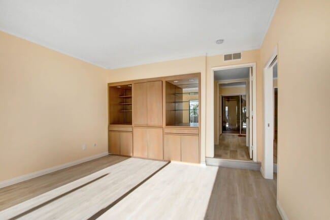 Building Photo - La Canada Townhouse In the Golf Course Com...