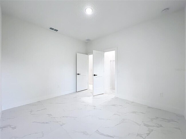 Building Photo - 780 Kangaroo Ct