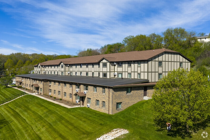 Primary Photo - Woodfield Heights Apartments