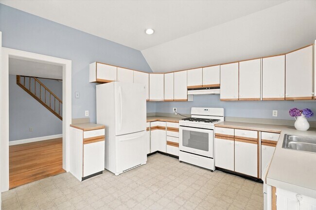 Building Photo - 58 Morton St