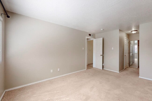 Building Photo - NE well located  Two Bedroom Condo.