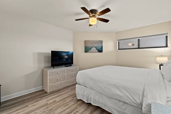 Building Photo - 17155 FL-30