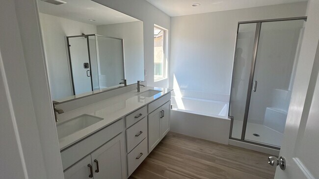 Building Photo - 21469 Thomas Ct