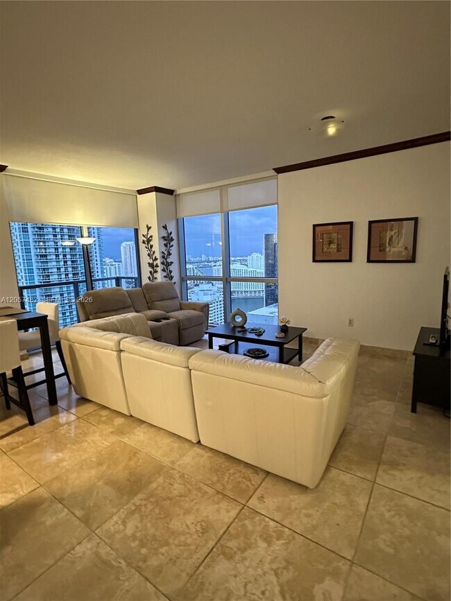 Building Photo - 1060 Brickell Ave