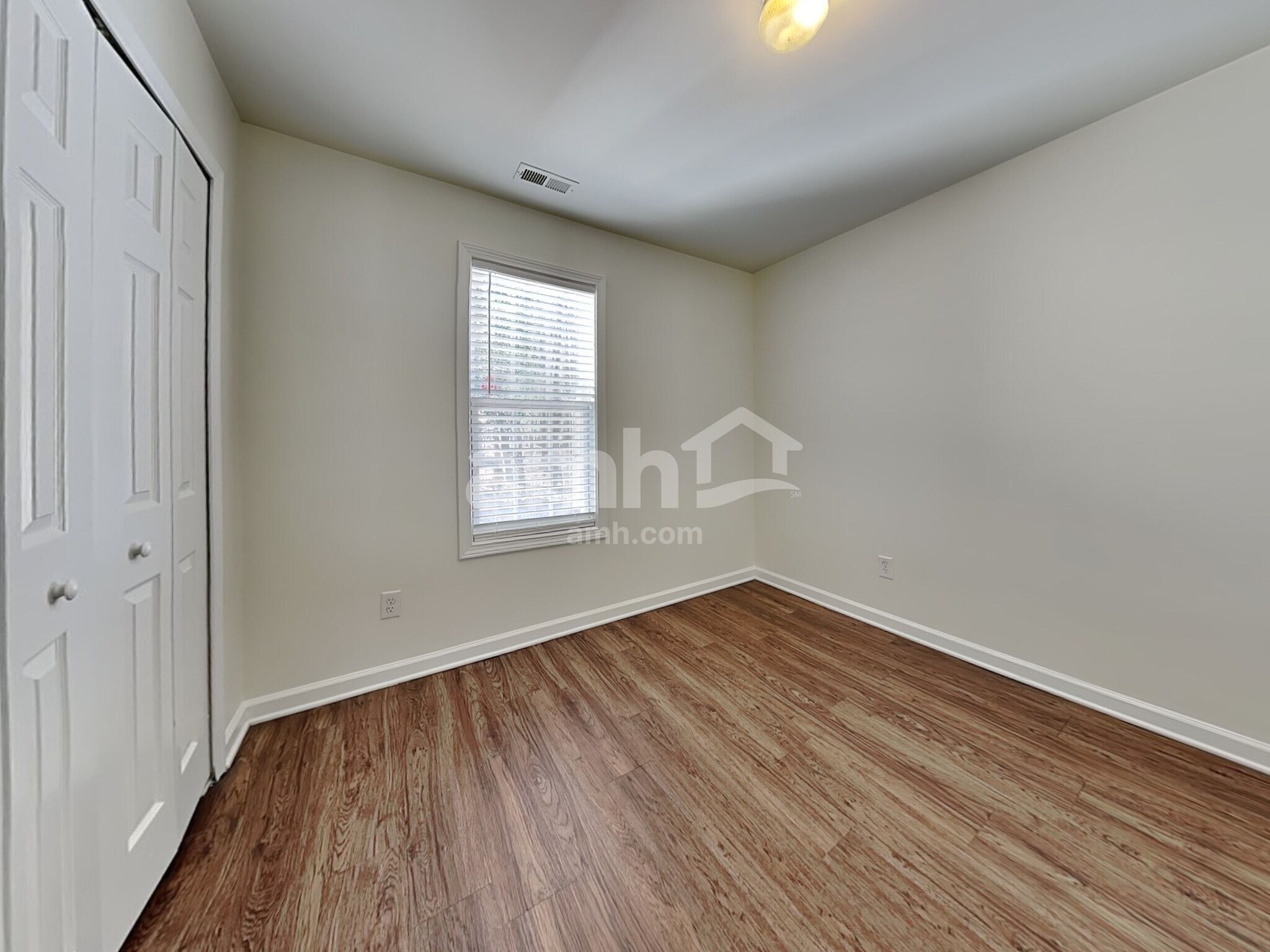 Building Photo - 3700 Cashew Dr