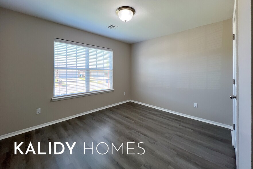 Building Photo - 2928 Cider Mill Ln