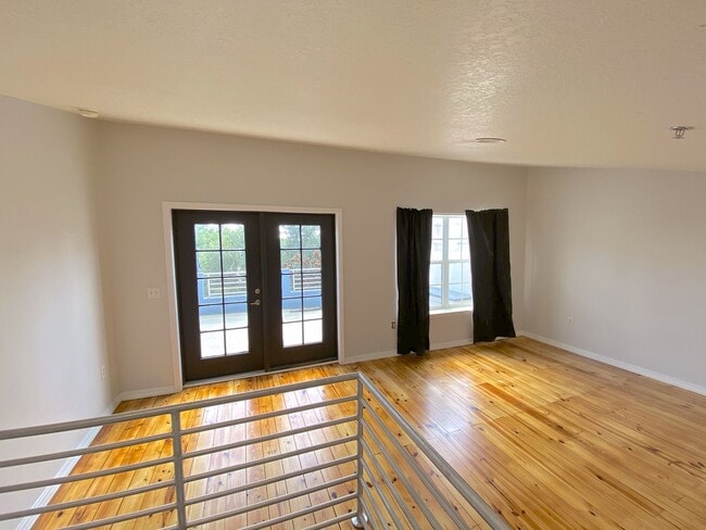 Building Photo - Stunning and Unique Luxury Town Home for Rent in the heart of sought after SODO!