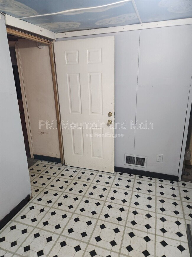 Building Photo - 16 Belvedere Rd