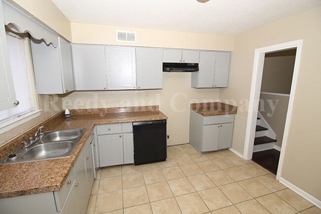 Building Photo - 4558 Almo Ave