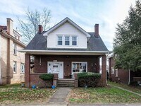 Building Photo - 2935 Merrill Ave