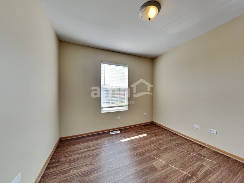 Building Photo - 1002 Belden Way