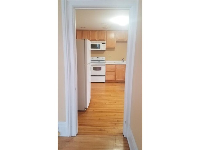 Building Photo - 517 2nd St S