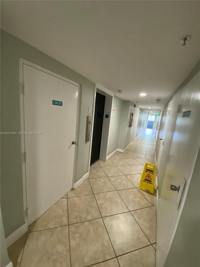 Building Photo - 7832 Collins Ave