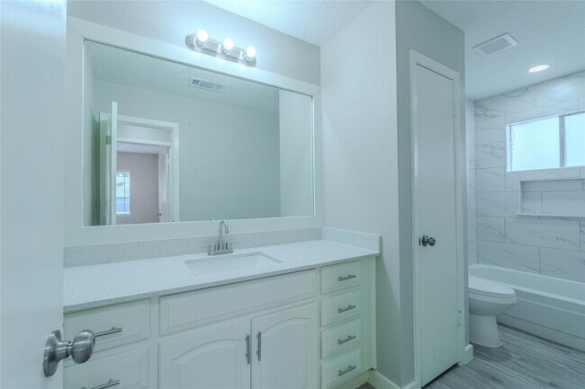 Building Photo - 2714 Flintrock Cir