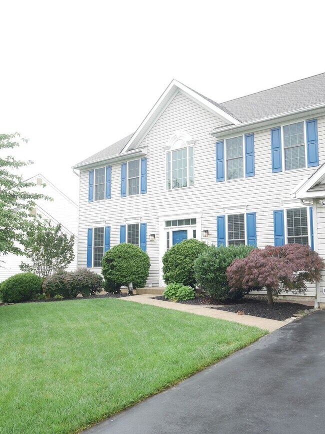 Primary Photo - Spacious & Stylish 4-Bedroom Home with Fin...