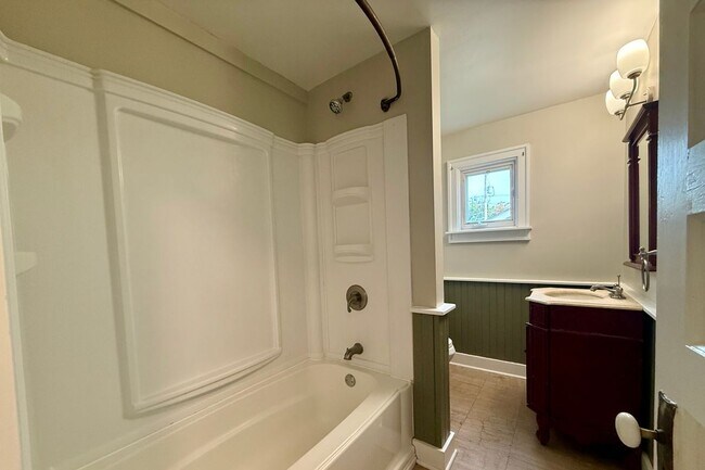 Building Photo - 9 Greenridge Place #1