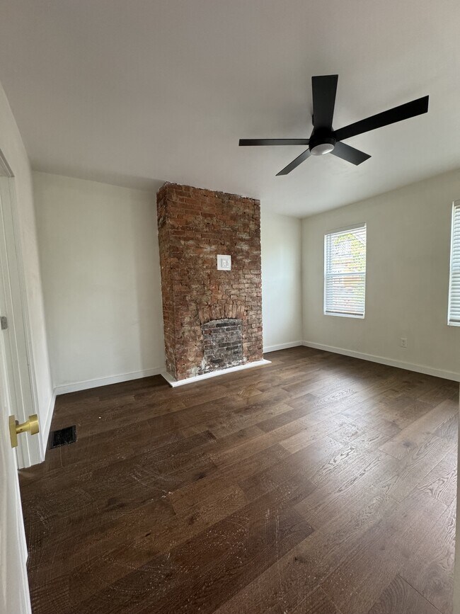 Building Photo - 510 Winfield St