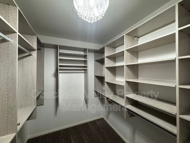 Building Photo - 74049 Kingston Ct W