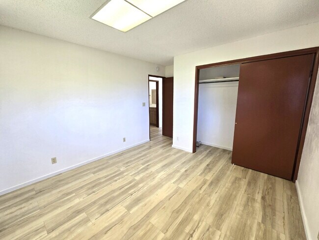 Building Photo - Renovated 2br/1ba Halawa Heights Cottage with Pearl Harbor Views!