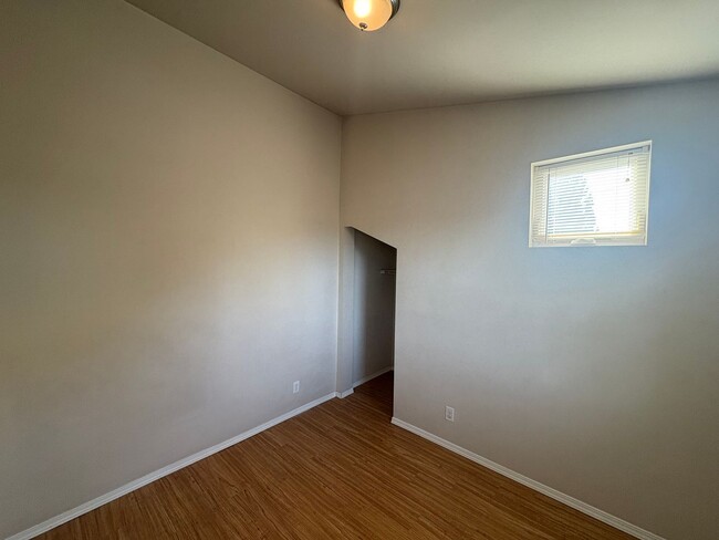 Building Photo - Peaceful Small-Town Getaway!