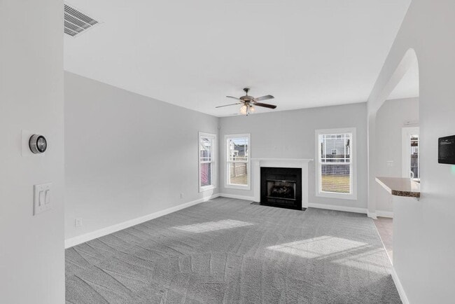 Building Photo - Beautiful home in a great neighborhood!