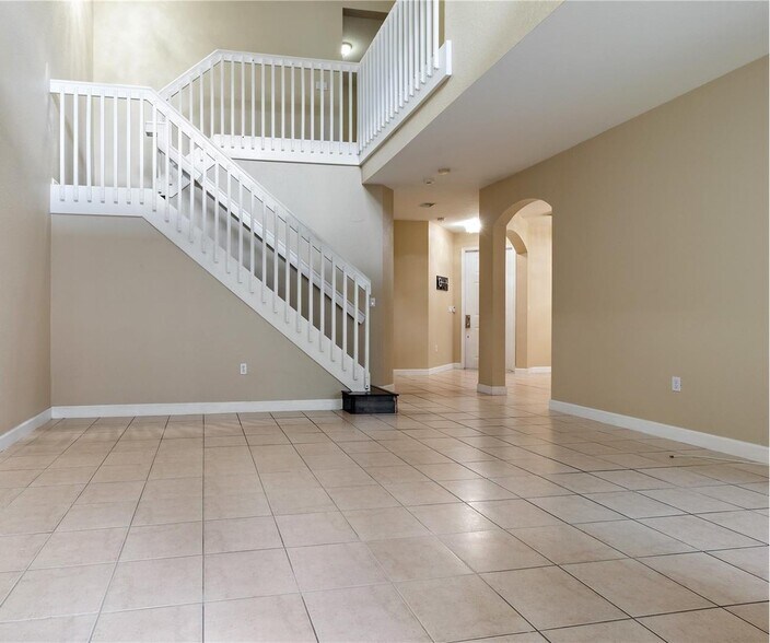 Building Photo - 8562 NW 108th Ave