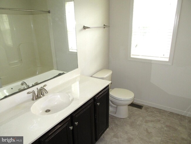 Building Photo - 141 Mill House Dr