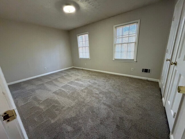 Building Photo - 90-92 Curtis Road