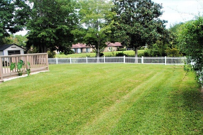 Building Photo - Pawleys Retreat