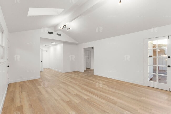 Building Photo - Newly REMODELED large 4 bed / 4 bath home w/ family room, private bonus room / home office, and "...