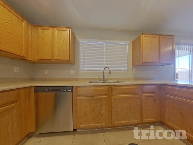 Building Photo - 4442 W Apollo Rd