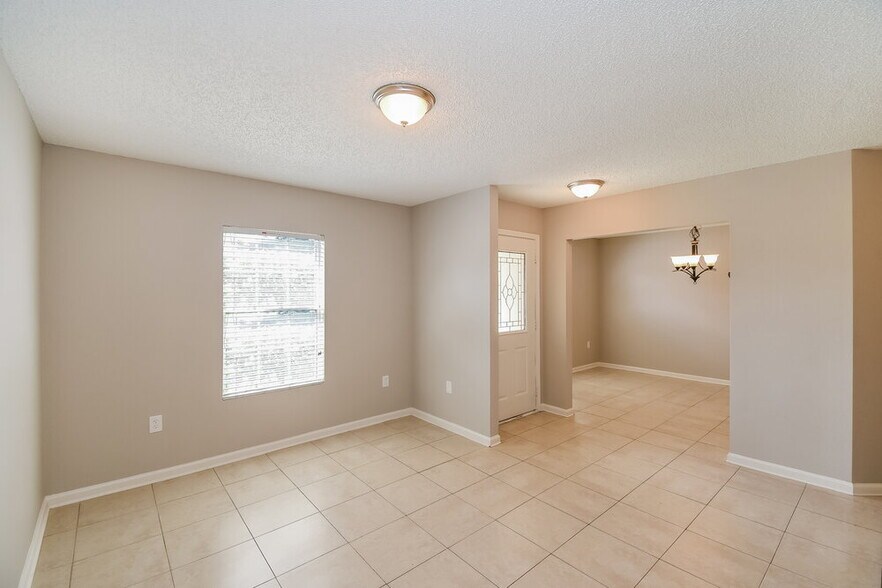 Building Photo - 2625 Fox Creek Dr