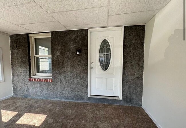 Building Photo - 3 Bed, 1 Bath