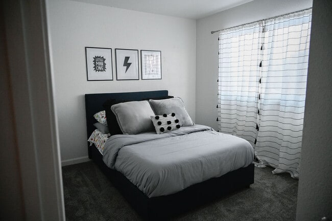 Building Photo - Little Dipper Avenue