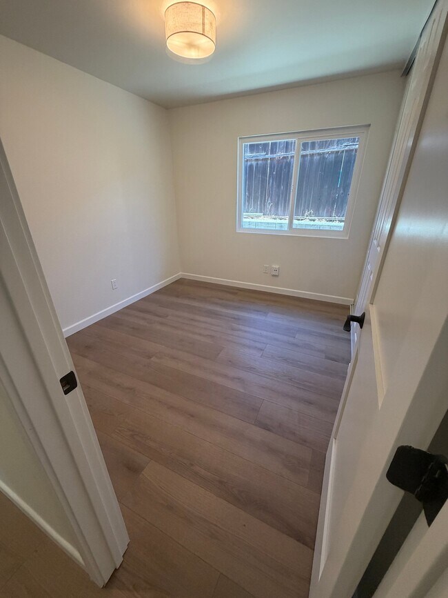 Building Photo - 7520 Woodbine Way