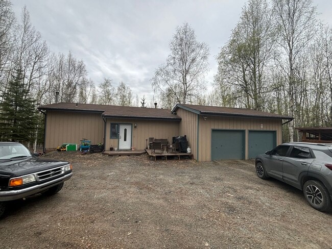 Primary Photo - Huge fenced in yard / 2 car garage
