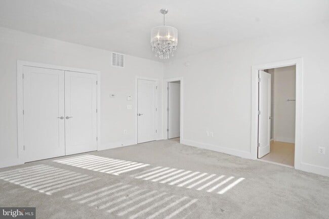 Building Photo - 44734 Roosevelt Sq