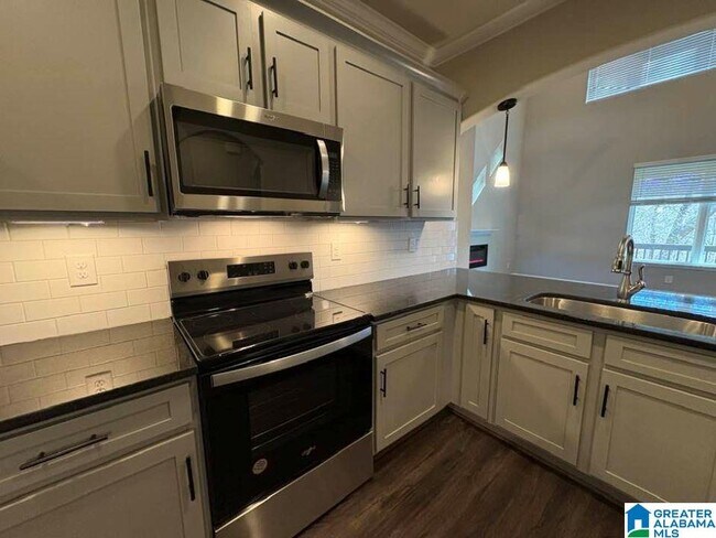 Building Photo - 4411 Lennox Pl