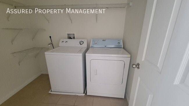 Building Photo - 4000 Garden Oak Ct