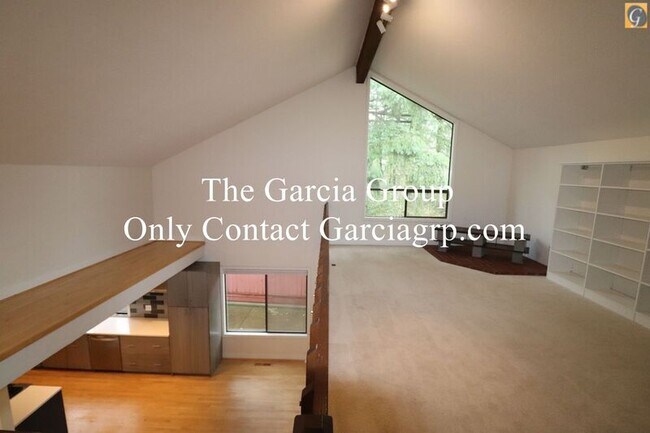 Building Photo - 10347 NW Alpenglow Way